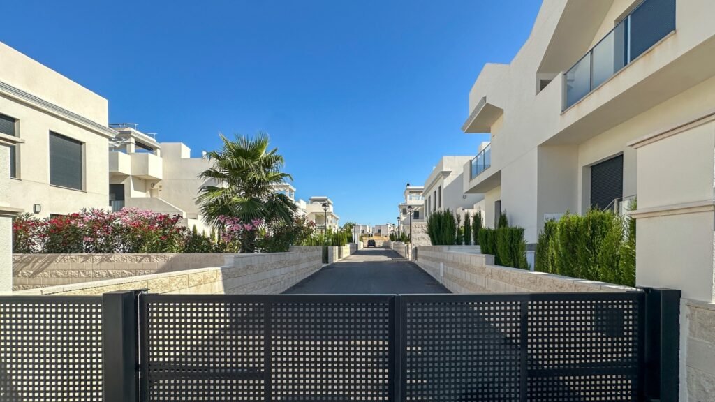 Mājoklis ar privātu dārzu – Ciudad Quesada