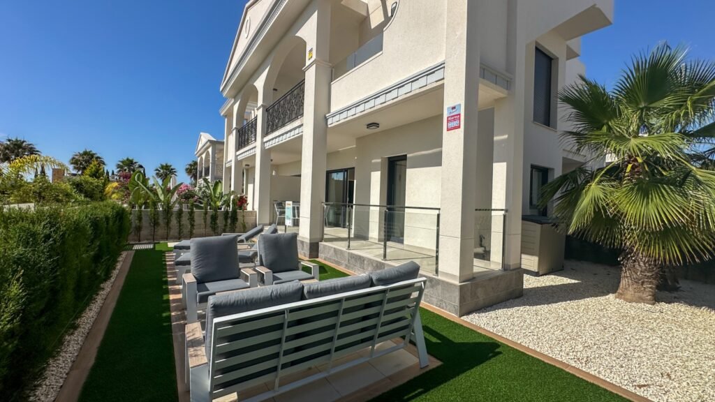 Mājoklis ar privātu dārzu – Ciudad Quesada