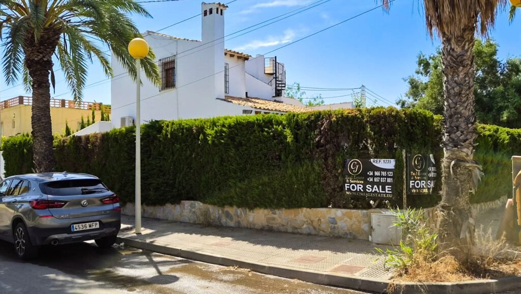 Erdvi vila su privačiu baseinu – Cabo Roig