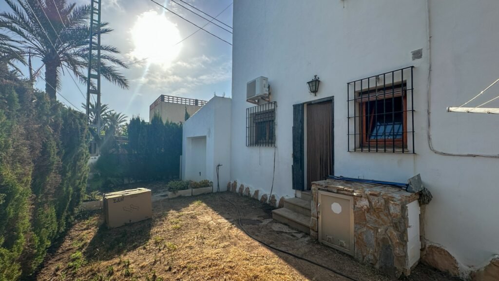 Erdvi vila su privačiu baseinu – Cabo Roig