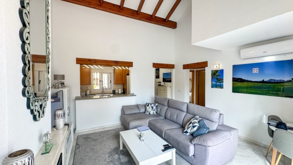 Maison mitoyenne au bord du golf – La Finca Golf