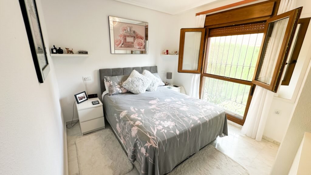 Maison mitoyenne au bord du golf – La Finca Golf