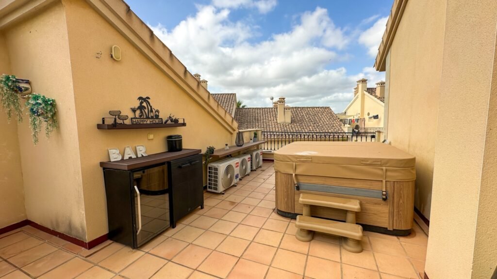 Maison mitoyenne au bord du golf – La Finca Golf
