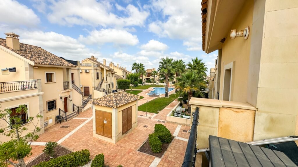 Maison mitoyenne au bord du golf – La Finca Golf