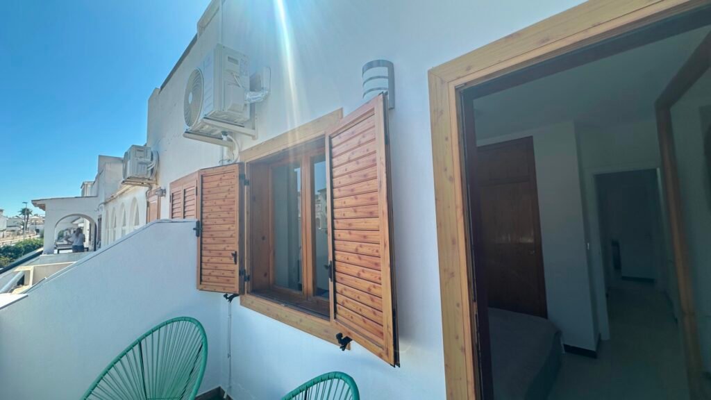Een uitnodigende rijwoning – La Mata