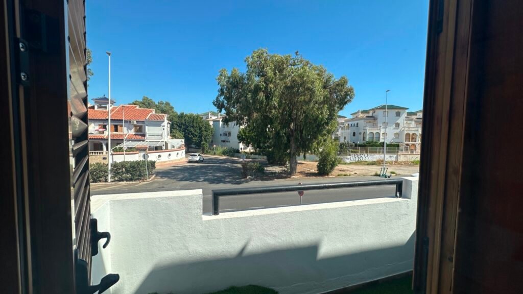 Een uitnodigende rijwoning – La Mata