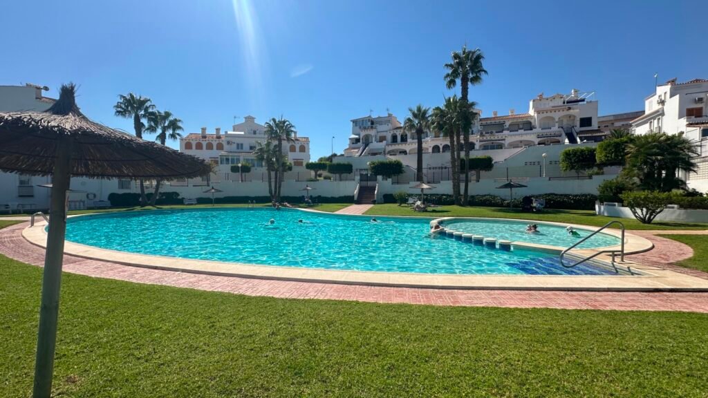 Een uitnodigende rijwoning – La Mata