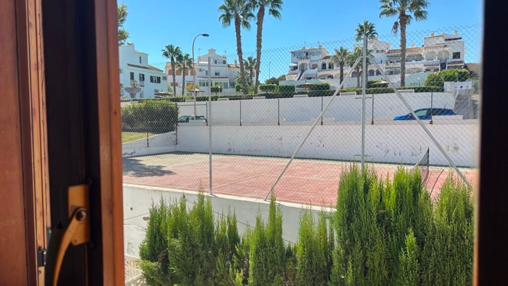Een uitnodigende rijwoning – La Mata