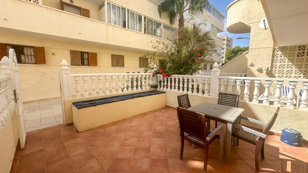 Mājoklis ar privātu dārzu – La Zenia