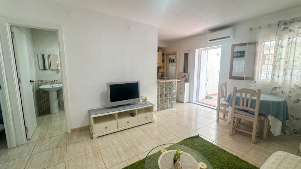 Mājoklis ar privātu dārzu – La Zenia