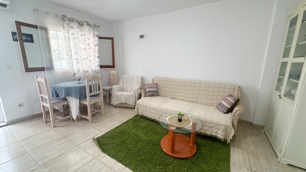 Mājoklis ar privātu dārzu – La Zenia