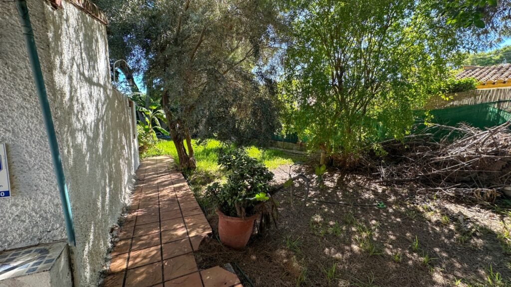 Mediterranean villa near the beach – Punta Prima