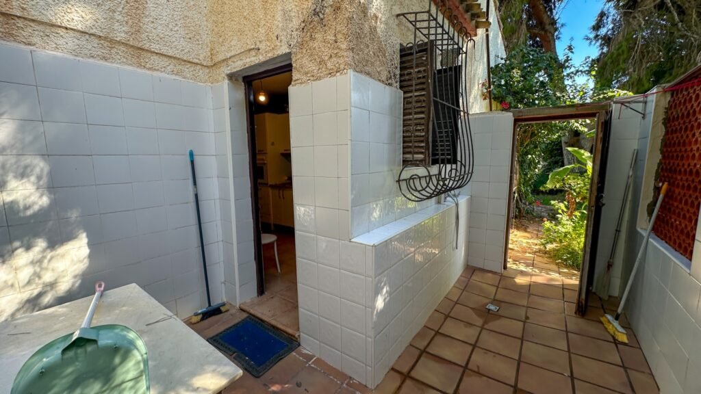 Mediterranean villa near the beach – Punta Prima
