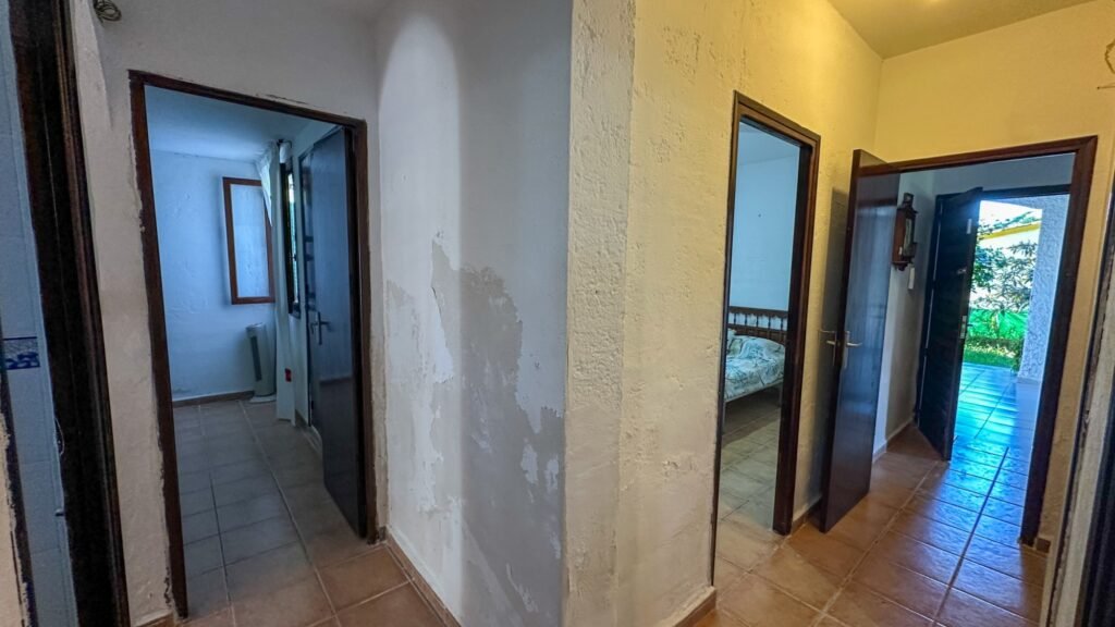 Mediterranean villa near the beach – Punta Prima