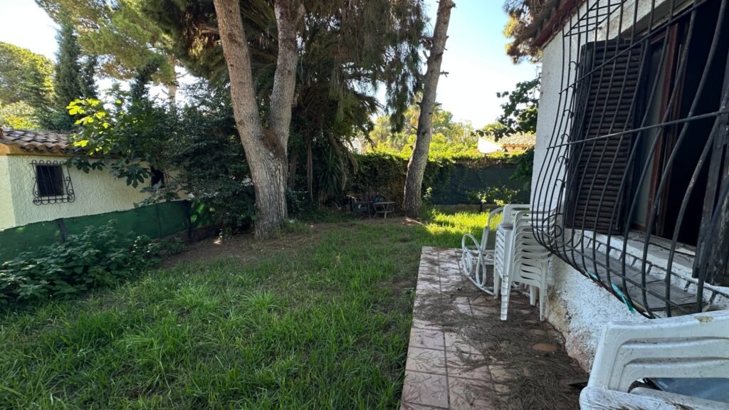 Mediterranean villa near the beach – Punta Prima