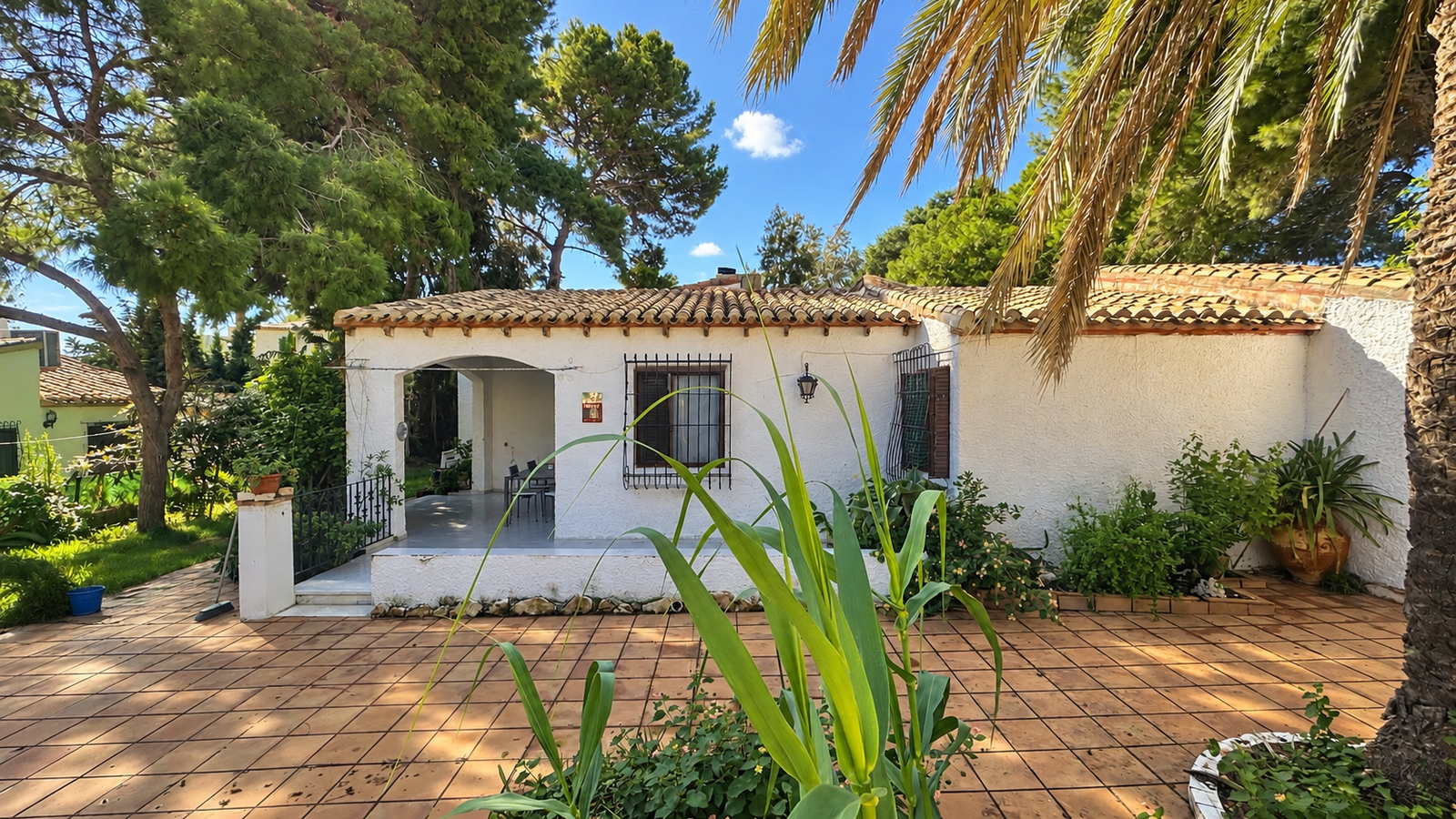 Villa méditerranéenne près de la plage – Punta Prima
