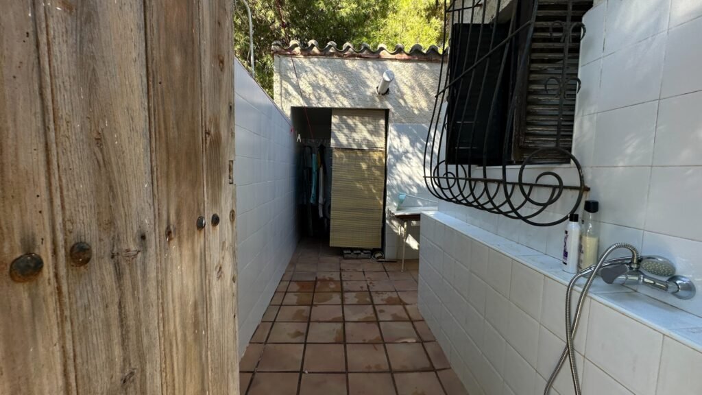 Mediterranean villa near the beach – Punta Prima